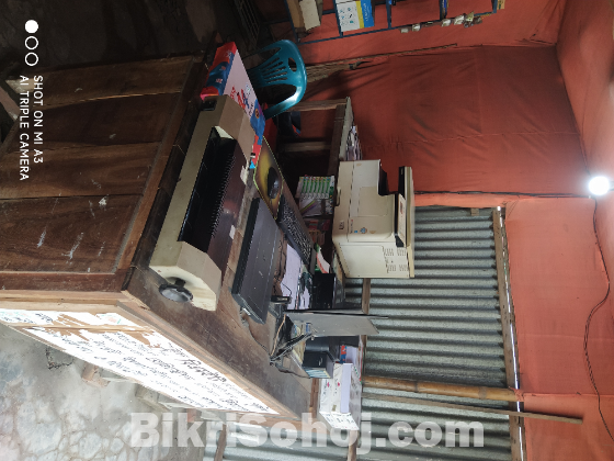স্টুডিও দোকানের মালামাল বিক্রি করা হবে